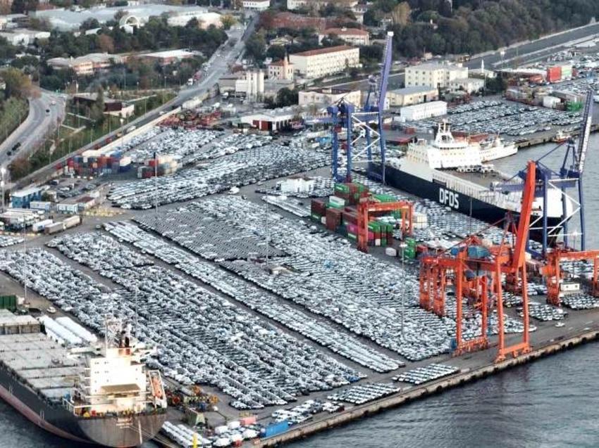 Araba fiyatlarına darbe üstüne darbe! Limanlar sıfır araç doldu fiyatlar düşecek