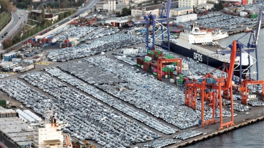 Araba fiyatlarına darbe üstüne darbe! Limanlar sıfır araç doldu fiyatlar düşecek