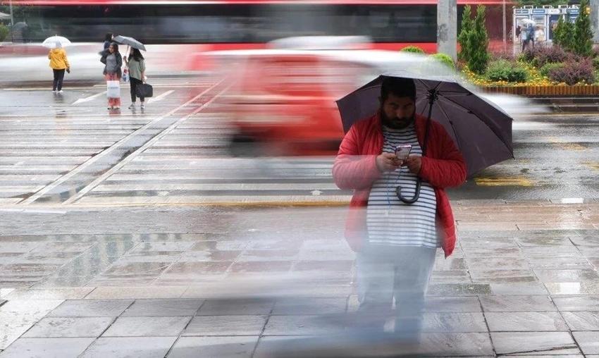 Meteoroloji uzmanından uyarı: Tarihi fırtına o gün kopacak, İstanbul'un tepesine kara bela geliyor! 2004'ten bile güçlü...