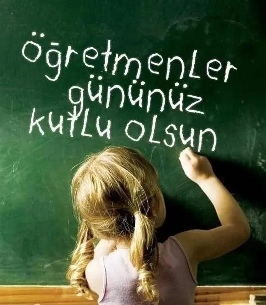 24 Kasım Öğretmenler Günü için hediye arayanlara: Erkek ve Kadın öğretmenlere Öğretmenler Günü hediye önerileri...