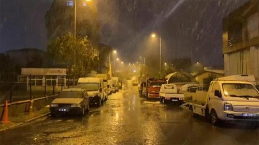 Yoğun kar yağışı başlıyor! İstanbul için saat verildi, ilçeler tek tek açıklandı, sıcaklık eksi 18'i gördü