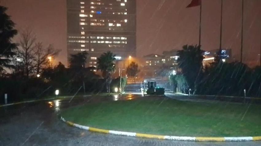 Yoğun kar yağışı başlıyor! İstanbul için saat verildi, ilçeler tek tek açıklandı, sıcaklık eksi 18'i gördü