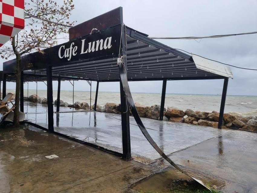 Yurtta kar ve fırtına etkisi! Yollar kapalı, okullar tatil