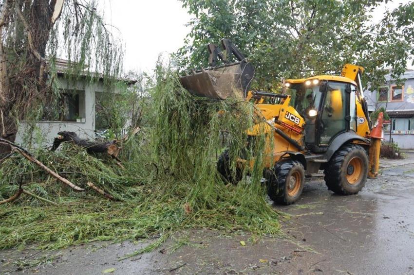 Yurtta kar ve fırtına etkisi! Yollar kapalı, okullar tatil