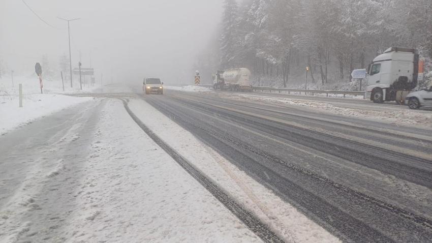 Yurtta kar ve fırtına etkisi! Yollar kapalı, okullar tatil