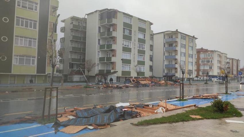 Yurtta kar ve fırtına etkisi! Yollar kapalı, okullar tatil