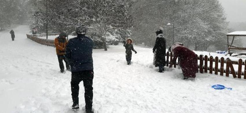 Yurtta kar ve fırtına etkisi! Yollar kapalı, okullar tatil