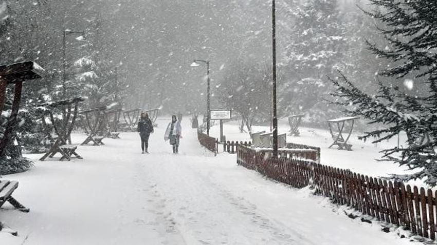 Yurtta kar ve fırtına etkisi! Yollar kapalı, okullar tatil