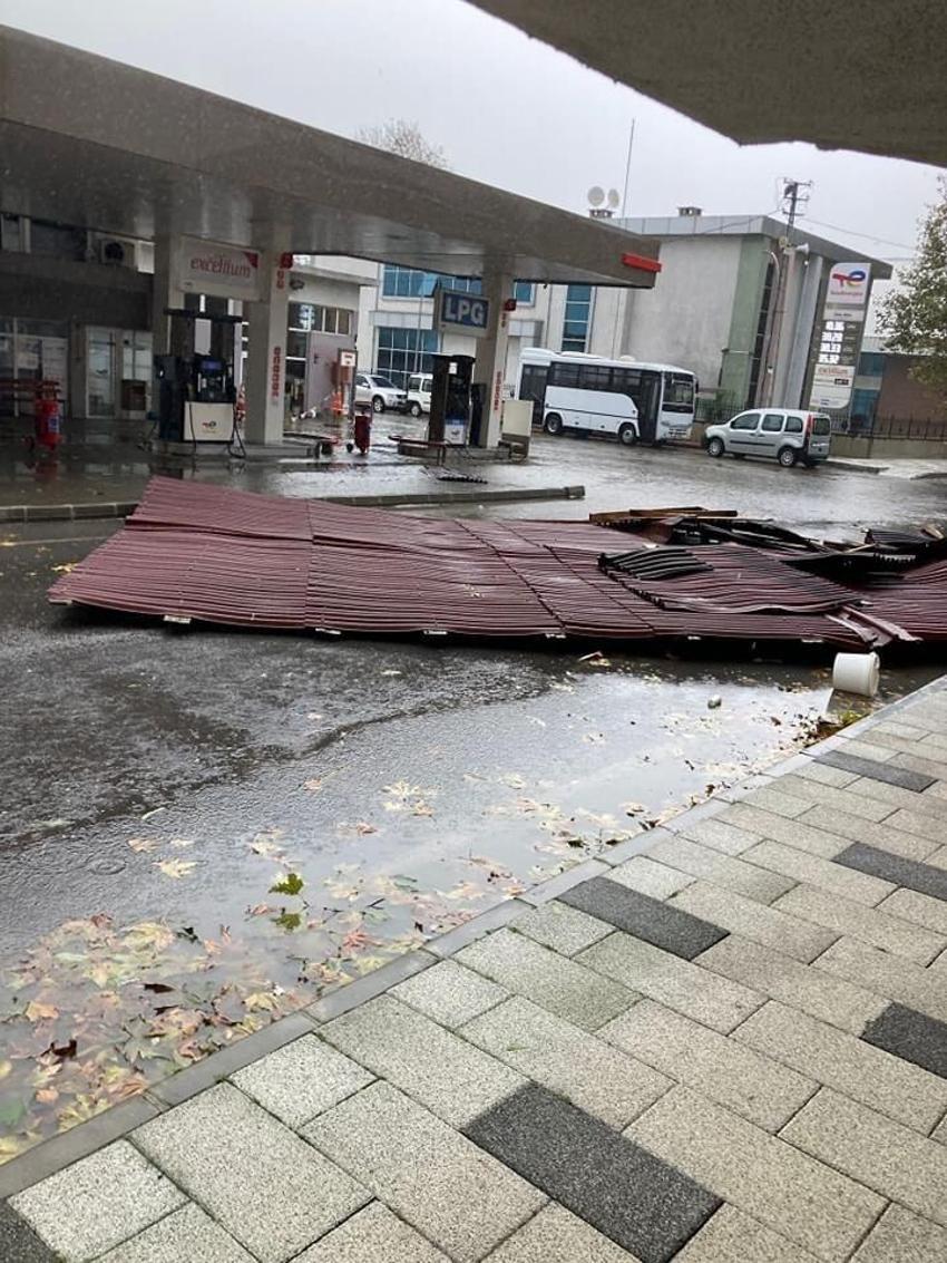 Yurtta kar ve fırtına etkisi! Yollar kapalı, okullar tatil