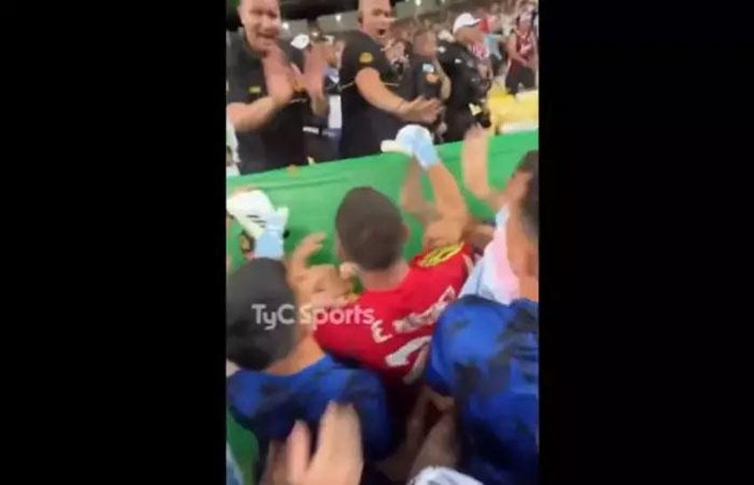 Brezilya-Arjantin maçında tribünler savaş alanına döndü! Messi takımı sahadan çekti: Ağzından çıkan kelimelere dikkat et
