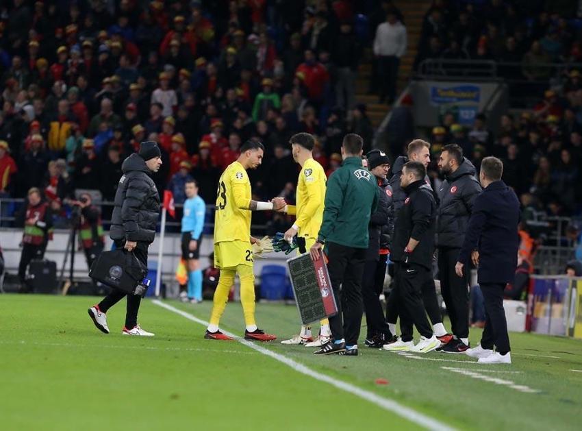 Altay Bayındır'ın Galler maçı performansı İngilizleri mest etti: Türkiye'de yedek oyuncu olarak oyuna girdi, emin ellerdeyiz