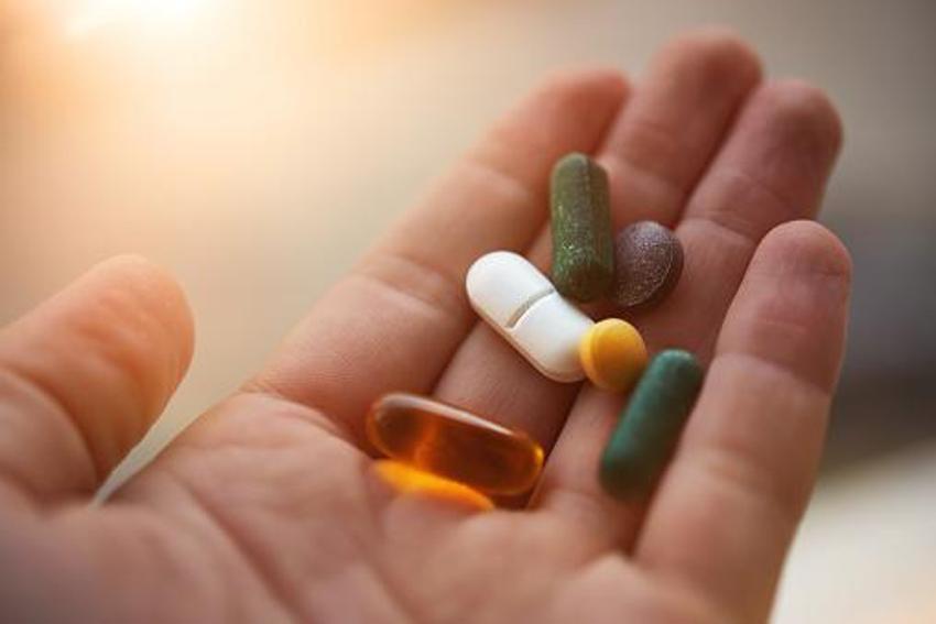Vitamin takviyelerinde büyük tehlike! Bu iki vitamin kullananı zehirliyor