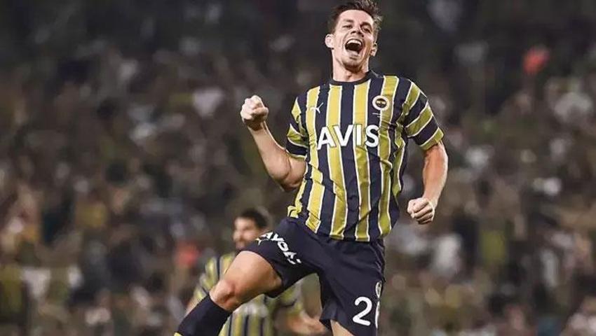 Fenerbahçe'de ayrılıklar peş peşe! İsmail Kartal transfer listesini belirledi: İşte bileti kesilen 5 isim...
