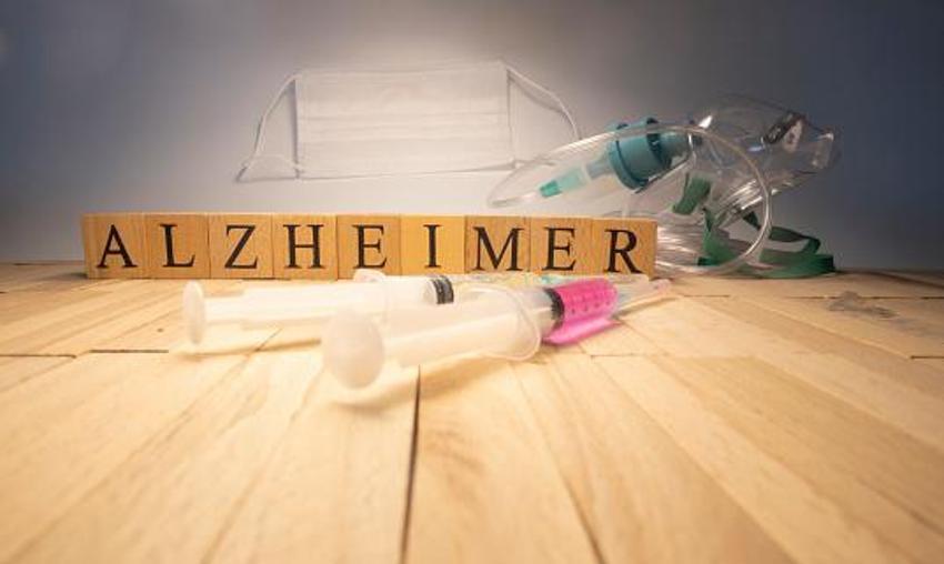 Vücudunuz Alzheimer'ı 15 yıl önceden haber veriyor! Hemen kontrol edin