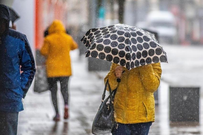 Kar, fırtına ve sağanak geri geliyor! Valilik ve AKOM uyardı, Meteoroloji 64 il için sarı ve turuncu alarmda bulundu