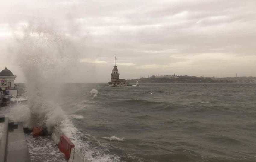Kar, fırtına ve sağanak geri geliyor! Valilik ve AKOM uyardı, Meteoroloji 64 il için sarı ve turuncu alarmda bulundu