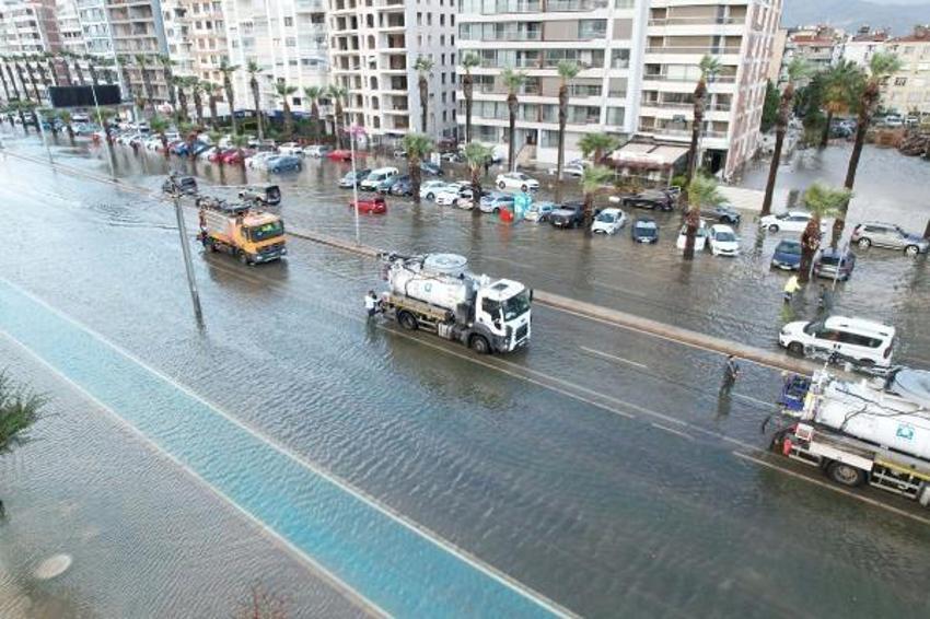 Şiddetli yağış ve fırtına yurdu etkisi altına aldı! Sinop'tan acı haber geldi, İzmir'de deniz ve kara birleşti
