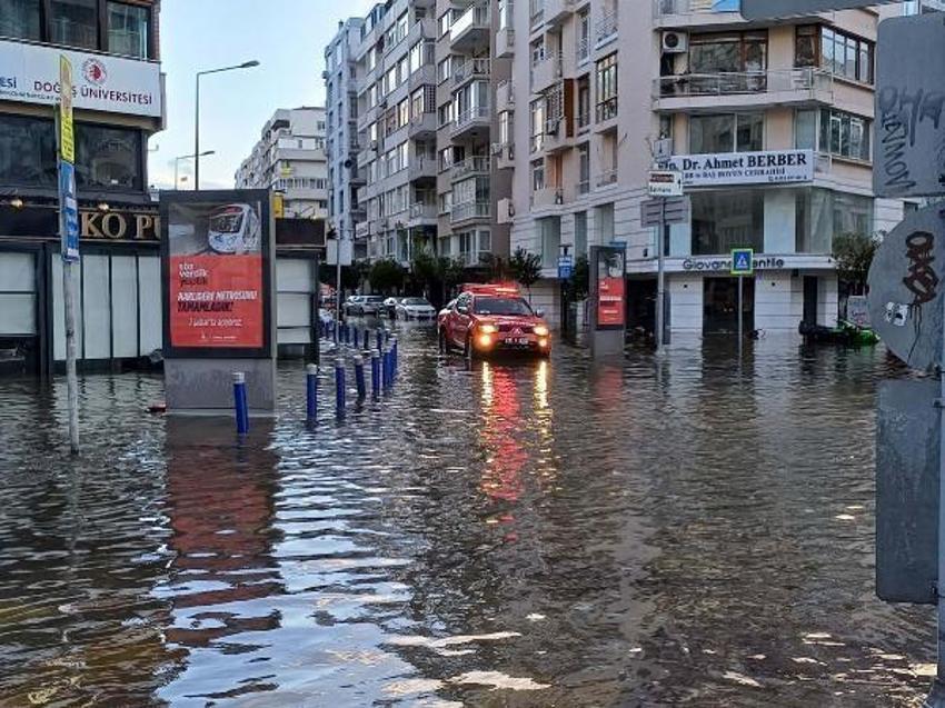 Şiddetli yağış ve fırtına yurdu etkisi altına aldı! Sinop'tan acı haber geldi, İzmir'de deniz ve kara birleşti