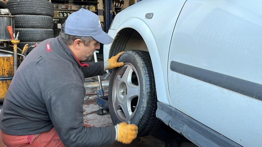 Kış erken geldi, lastikçilerde yoğunluk başladı