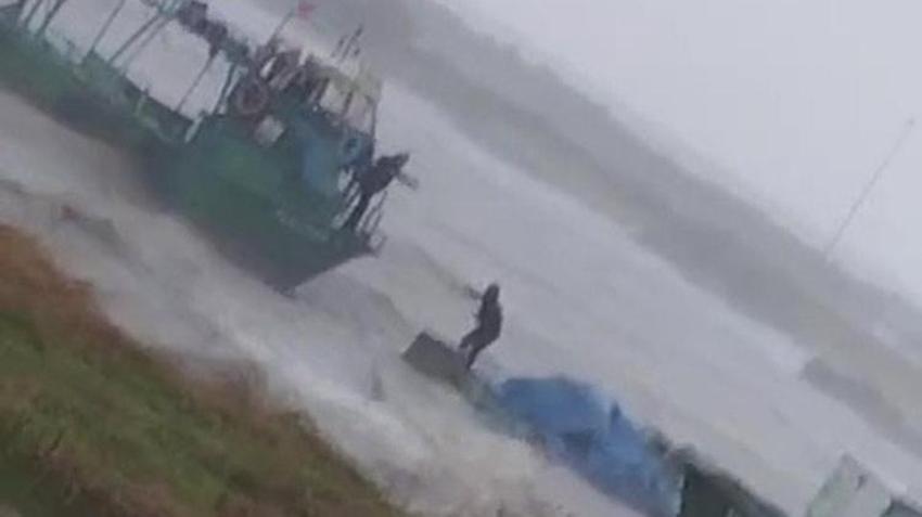 Şiddetli yağış ve fırtına yurdu etkisi altına aldı! Sinop'tan acı haber geldi, İzmir'de deniz ve kara birleşti