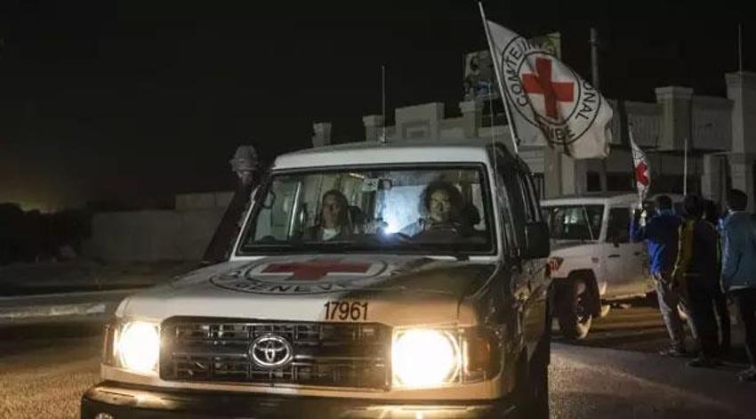 Gazze'de insani ara! ABD savaş gemisine balistik füze atıldı, Netanyahu'dan Hamas'ın 'ateşkes' mesajına ilk yanıt geldi