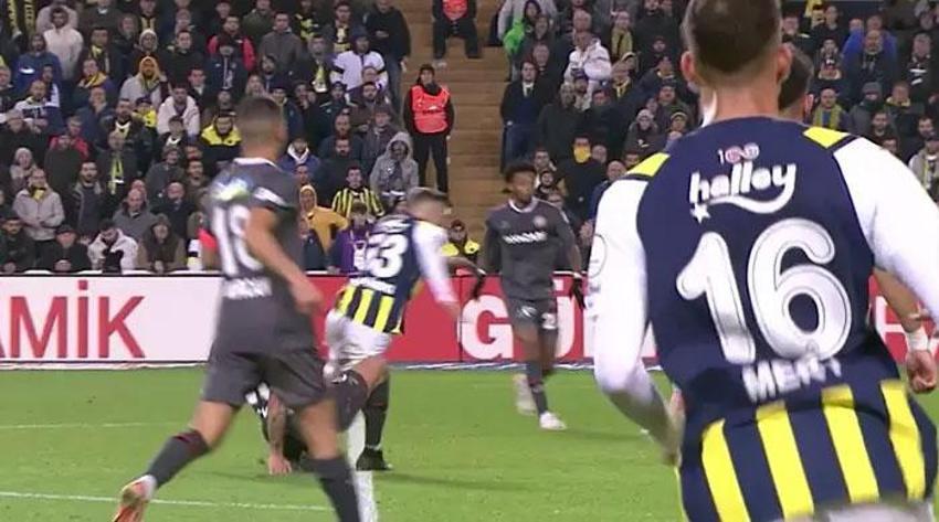 Fenerbahçe - Fatih Karagümrük maçında tartışmalı penaltı pozisyonu: Tartışılacak bir şey yok, penaltı verilmeliydi!