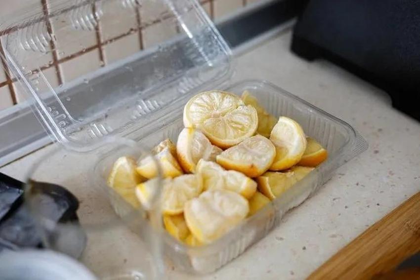 Evde kendin yap: Yılbaşına kadar 20 kilo vermek için kahveye 1 dilim ekleyin! Sadece yağdan yakıyor...
