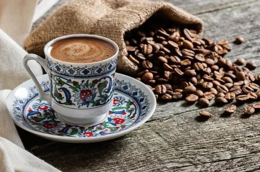 Evde kendin yap: Yılbaşına kadar 20 kilo vermek için kahveye 1 dilim ekleyin! Sadece yağdan yakıyor...