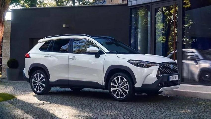 SUV modelde fiyatlar sil baştan değişti! Toyota Corolla Cross kampanyası kaçırılmaz!