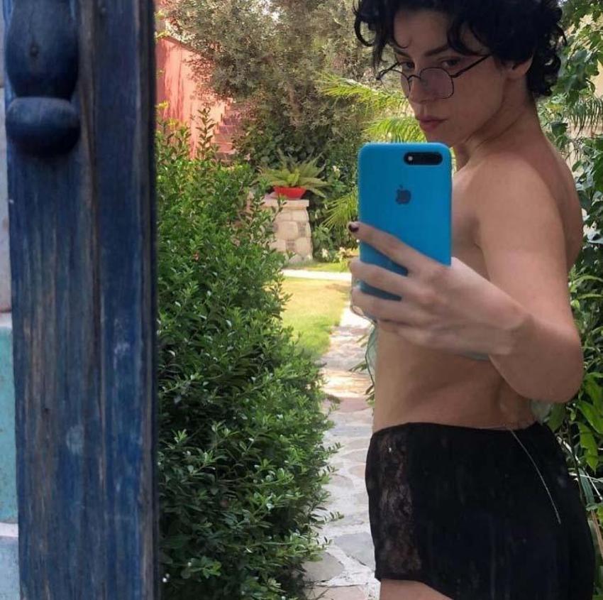 Merve Boluğur son pozuyla Britney Spears'a benzetildi!