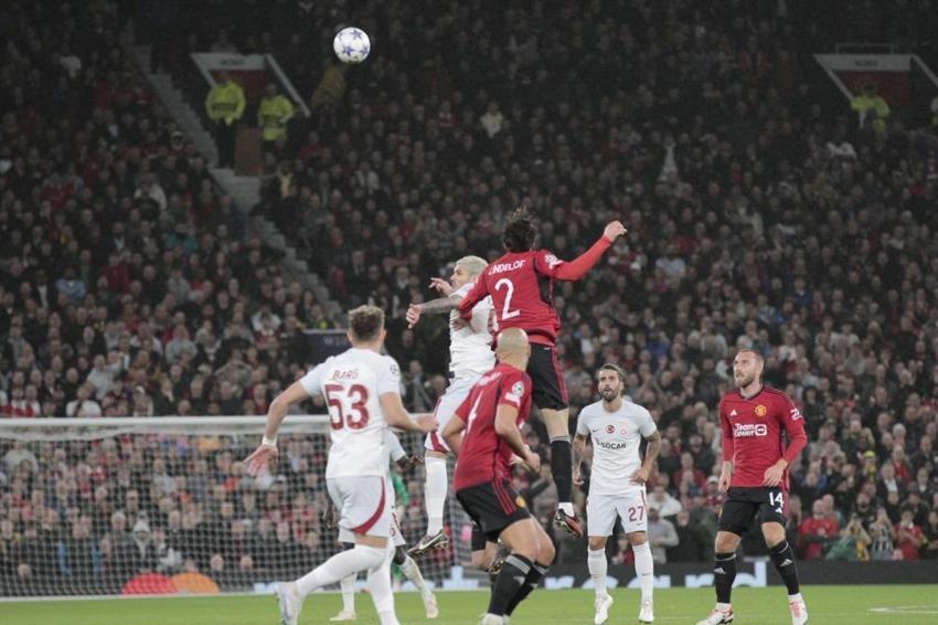 Manchester United maçı öncesi işler karıştı! Okan Buruk yıldız ismi kesti, ilk 11 değişti