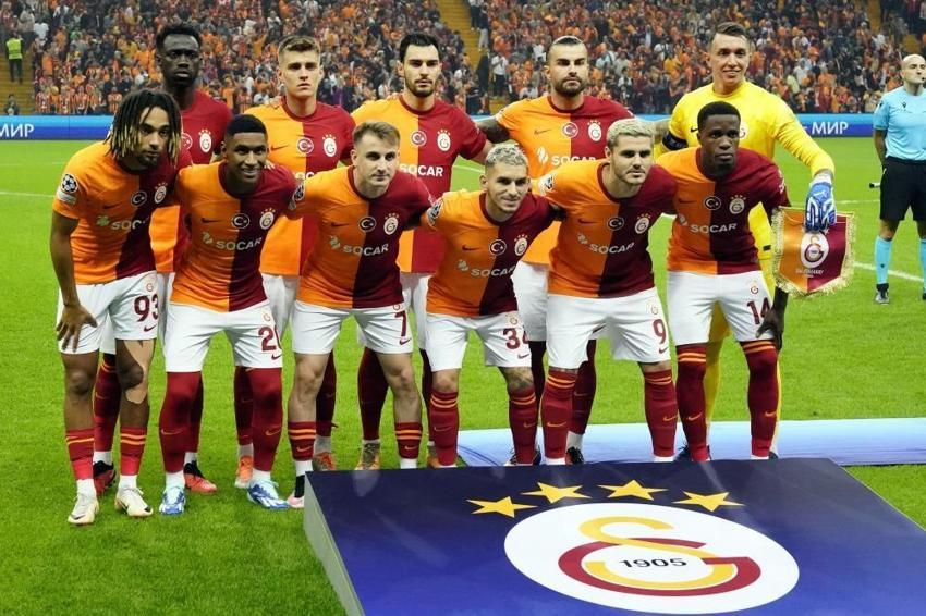 Manchester United maçı öncesi işler karıştı! Okan Buruk yıldız ismi kesti, ilk 11 değişti