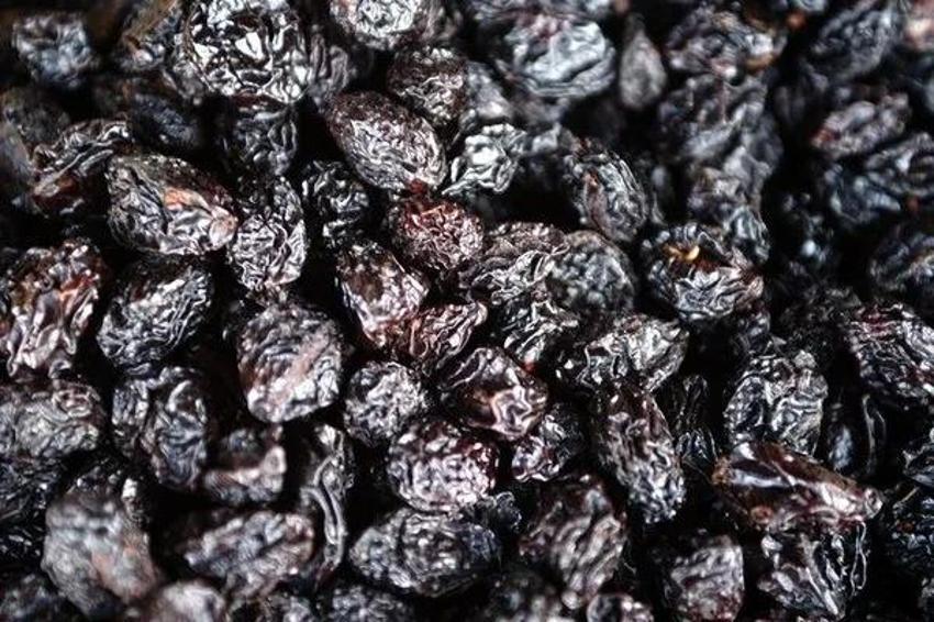 Saç tellerini dal gibi yapıyor! Mutfağınızda mutlaka var: Bu besin saç köklerine direk etki ediyor