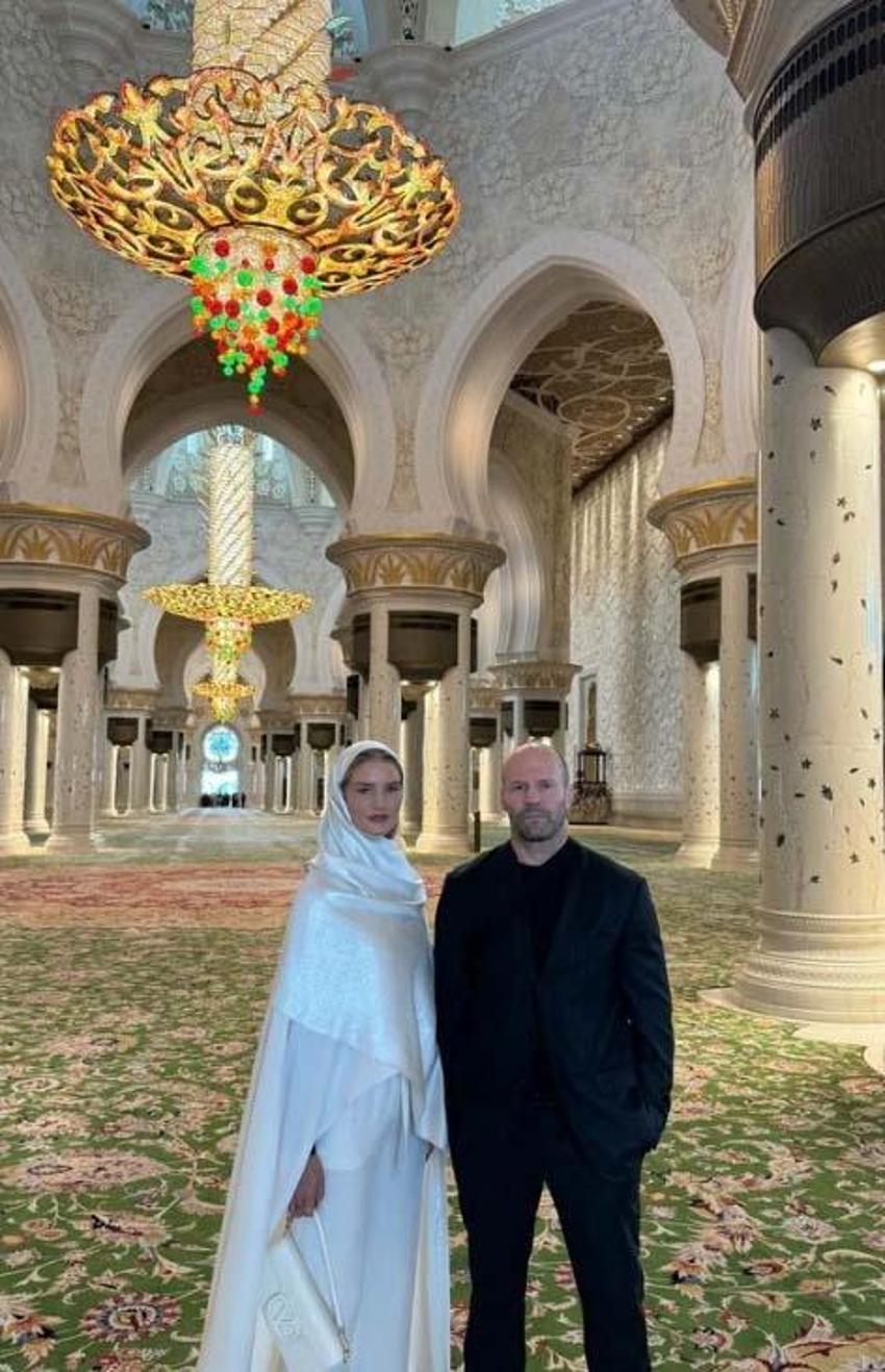 Ünlü çift Şeyh Zayed Ulu Camii'ni ziyaret etti! 'Büyük bir onur'