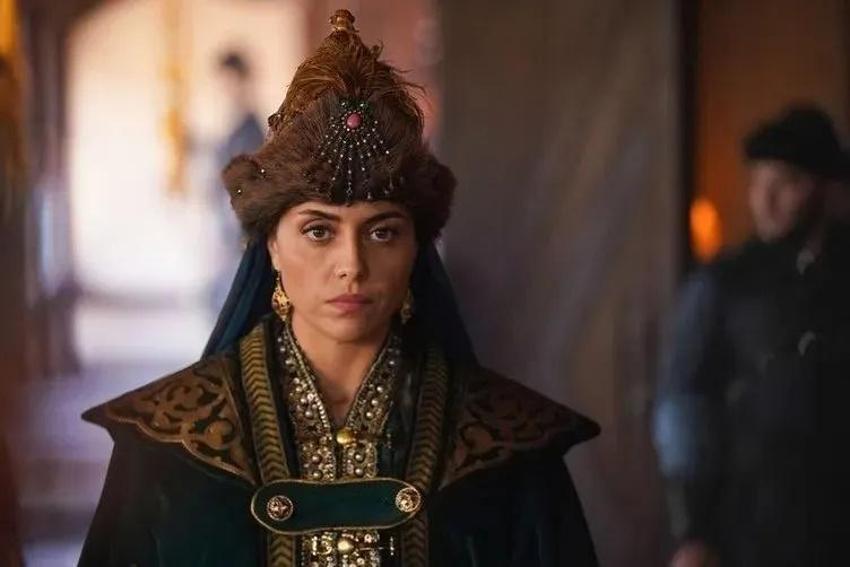 Ateş Kuşları'nda Perihan dönemi başlıyor! Ateş Kuşları Perihan'ı kim oynuyor?Deniz Barut kimdir, hangi dizilerde oynadı?
