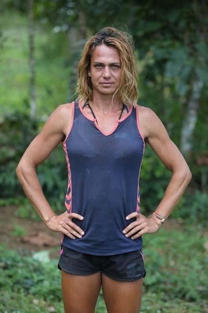 Survivor Nagihan Karadere'nin kardeşinden şoke eden iddia! Anne ve babası evlatlıktan reddetti