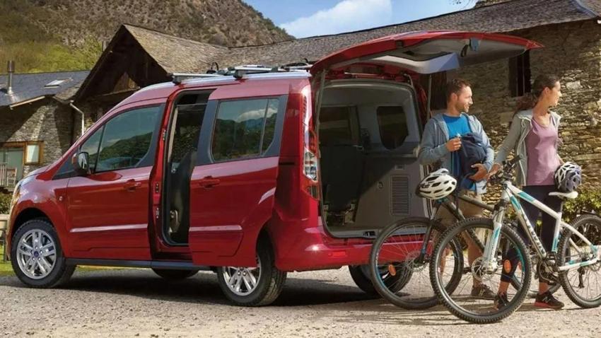Doblocu eniştelere kötü haber! Ford Tourneo Courier fiyatları güncellendi!
