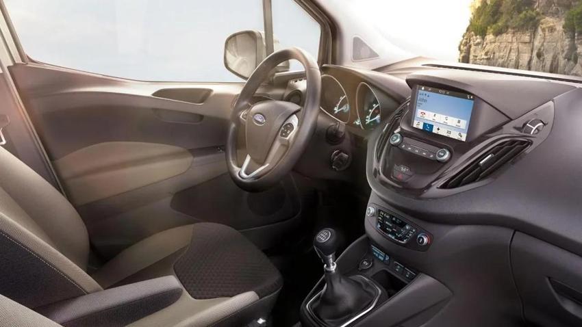 Doblocu eniştelere kötü haber! Ford Tourneo Courier fiyatları güncellendi!