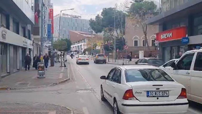 Gemlik'te 5.1 büyüklüğünde deprem! İstanbul ve İzmir’den de hissedilen deprem vatandaşları korkuttu