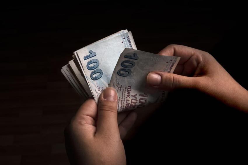 Çalışan emekliye 5 bin TL emekli ikramiyesinde yeni gelişme! Hesaplara yatıyor tarih verildi
