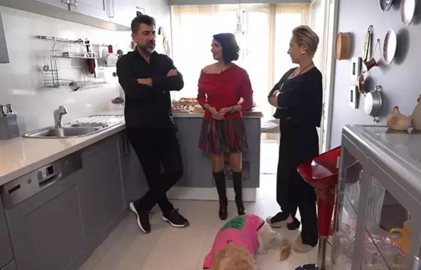 Hakan Bilgin ve Çiğdem Bilgin mütavazı dubleks dairesinin üst katını çocuklarına ayırdı 
