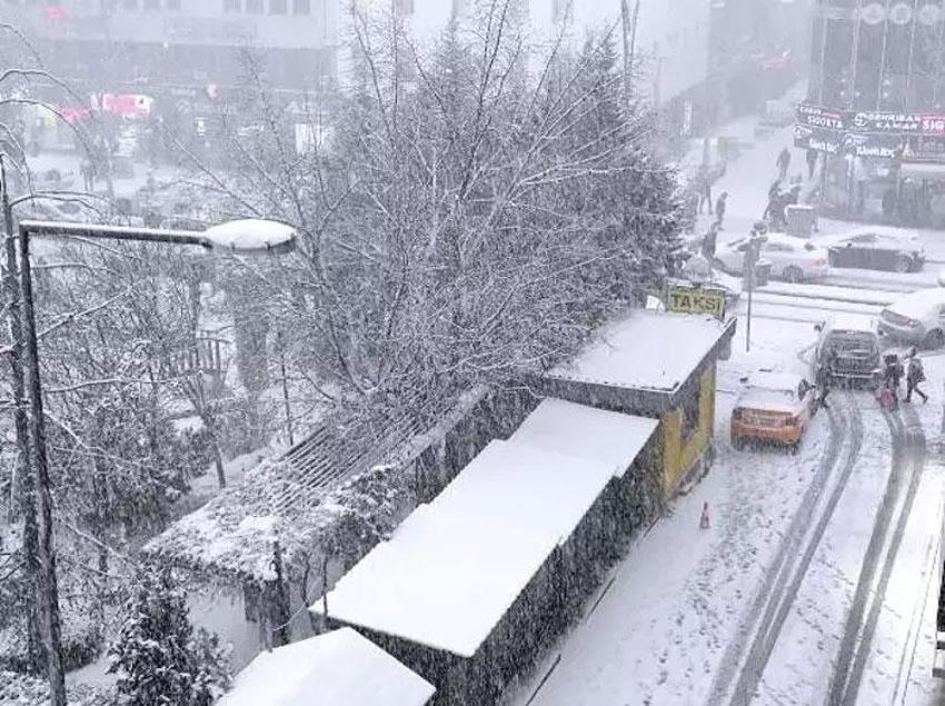 Kar yağışları geri dönüyor! Meteoroloji İstanbul için tarih vererek uyardı