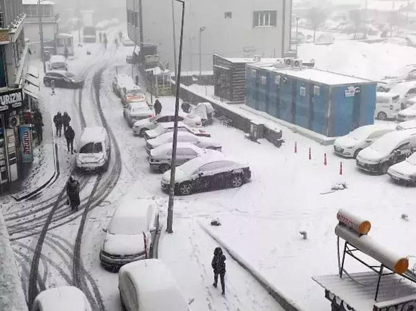 Kar yağışları geri dönüyor! Meteoroloji İstanbul için tarih vererek uyardı