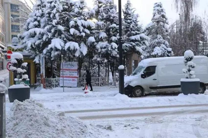 Kar yağışları geri dönüyor! Meteoroloji İstanbul için tarih vererek uyardı