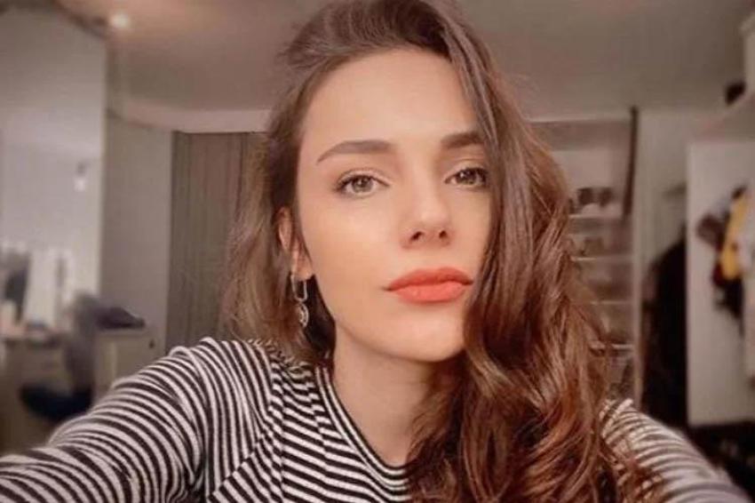 Yağmur Tanrısevsin'in fırından kilotlu ekmek alma kombini gündem oldu!
