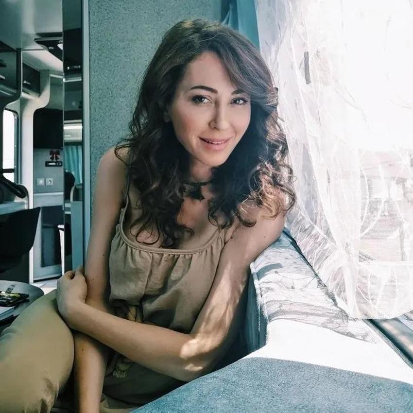 Yıldızlar Bana Uzak dizisi konusu nedir? ATV Yıldızlar Bana Uzak oyuncuları kimler? Ne zaman başlıyor?