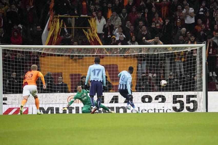 Galatasaray evinde rekora gidiyor! Adana Demirspor karşısında 3 puan 3 golle geldi
