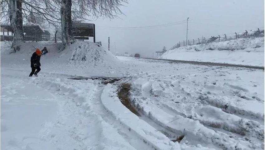 Hafta sonu lapa lapa kar geliyor, okullar aniden tatil edilebilir: Meteoroloji yılbaşından önce yoğun kar yağışı uyarısını yaptı!