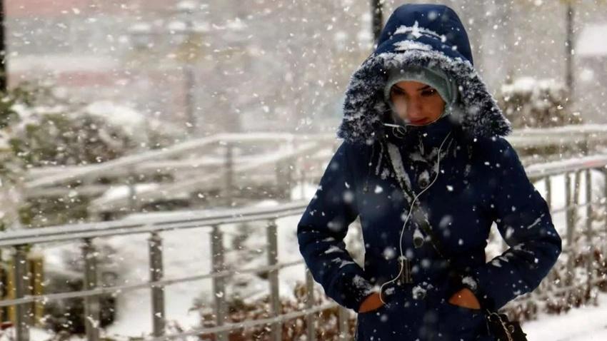 Hafta sonu lapa lapa kar geliyor, okullar aniden tatil edilebilir: Meteoroloji yılbaşından önce yoğun kar yağışı uyarısını yaptı!
