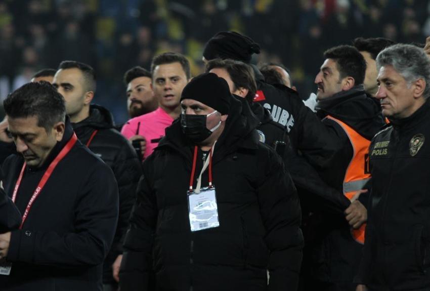 Halil Umut Meler'e yumruklu saldırı! Hastaneden ilk açıklama geldi